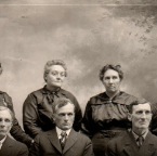 (STEAR) Family -l to r- Aunt Verna, Aunt Lizzie, Aunt Flo, M